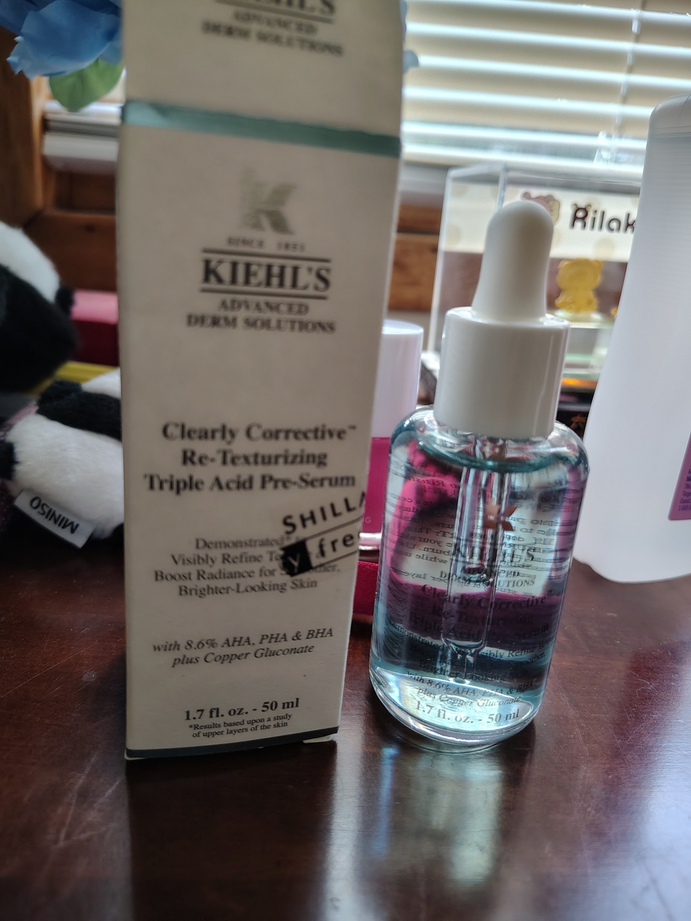 Kiehl's Clear Lightweight Serum in Blue and White Packaging